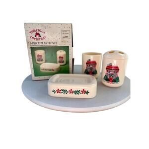 Vintage HOMETOWN CHRISTMAS 3-pc Plastic Bathroom Set Tumbler Soapdish and Holder